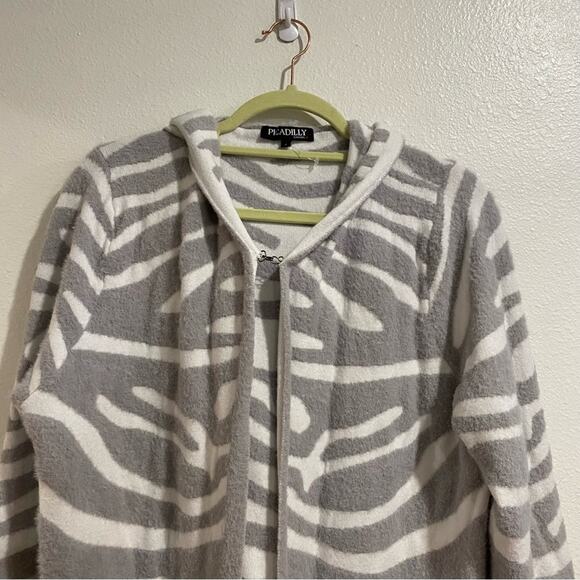 Piccadilly Gray Zebra Print Plush Hooded Cardigan Sz S - Picture 3 of 10